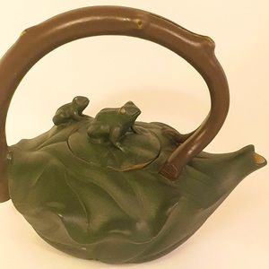 Yixing Decorative Teapot with Chinese Frog & Lily Pad
